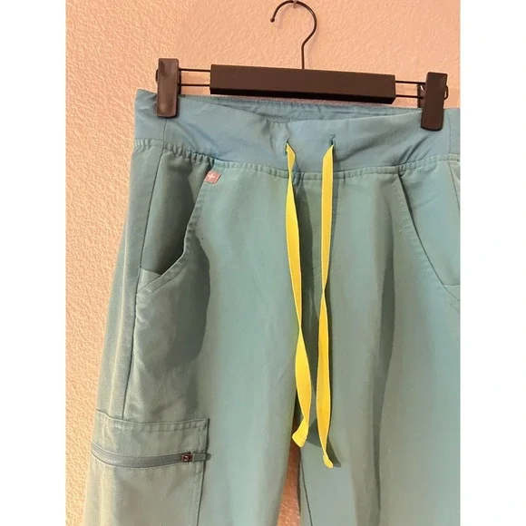 FIGS Womens Zamora Teal Hydrogreen Jogger Scrub Pants Sz XXS Medical Uniform - Picture 2 of 12